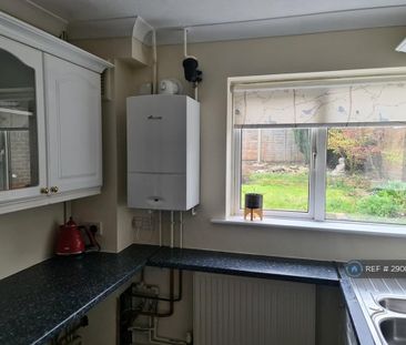 2 bedroom end of terrace house to rent - Photo 5