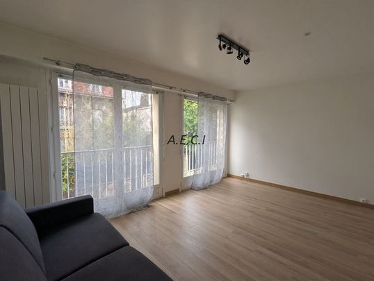 COURBEVOIE - Photo 1