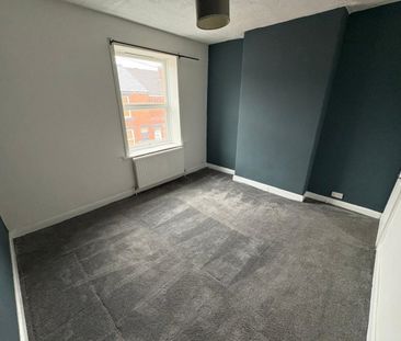 2 bed Terraced - To Let - Photo 3