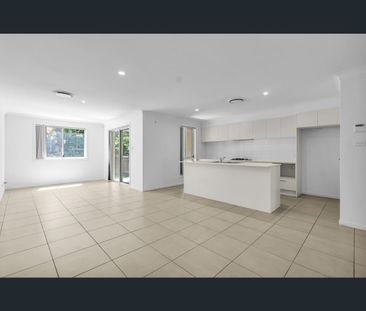19 Highland Close, Macquarie Links, NSW 2565 - Photo 4
