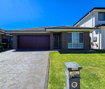 Modern, Spacious, and Perfectly Positioned - Photo 6