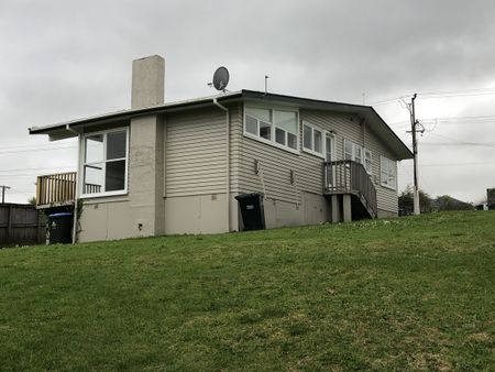 488 Hillsborough Road - Photo 3