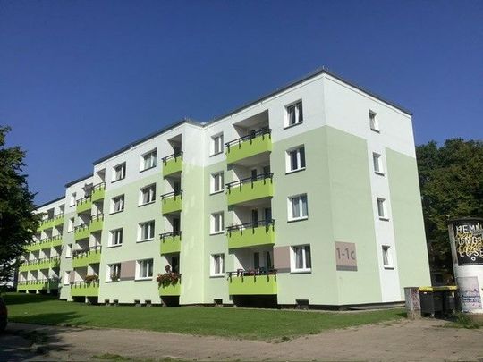 Teilsanierte und helle 3 Zimmer-Wohnung mit Balkon - Foto 1