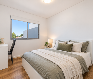 Modern 2 Bedroom Apartment - Photo 2
