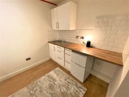 Buckingham Road, London, E18 - Photo 5