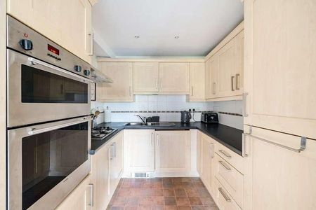 Chesterton Lane, Cirencester, Gloucestershire, GL7 - Photo 5