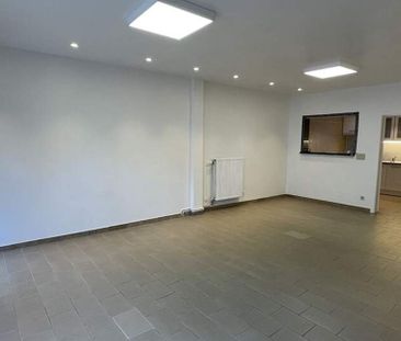 Appartement te huur in Kortrijk voor € 700 met 1 slaapkamer - Photo 5