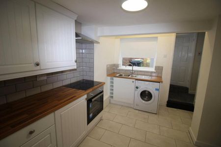 2 bedroom terraced house to rent - Photo 5