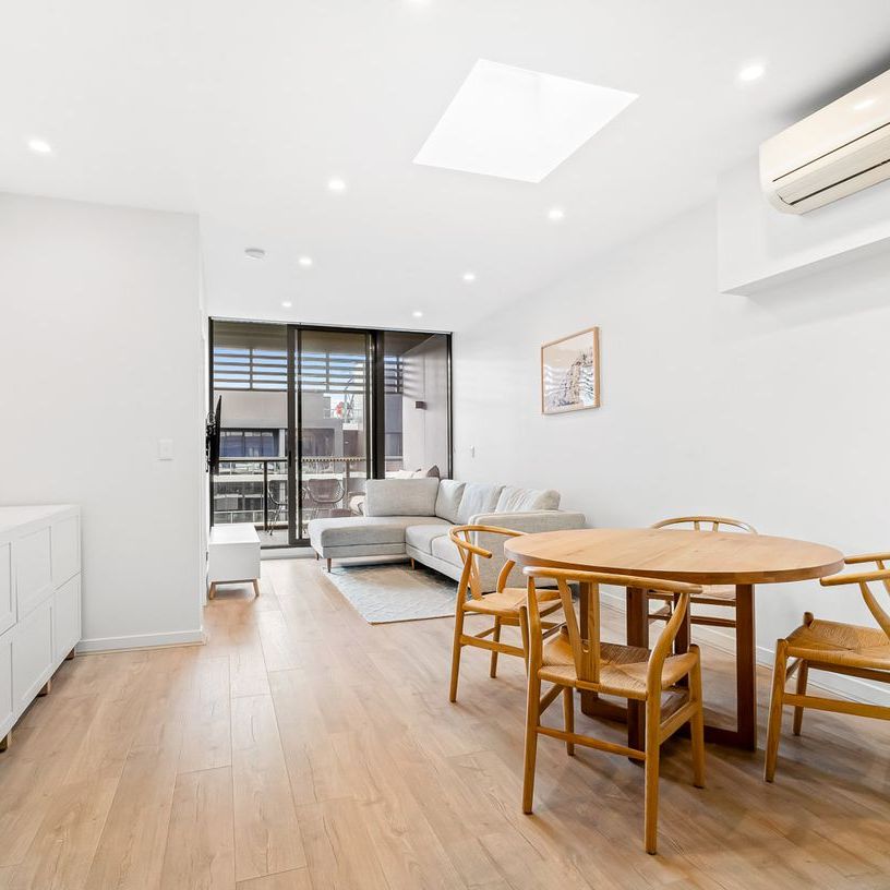Brilliant Furnished Rise Apartment With Parking - Photo 1
