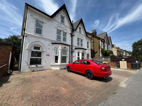Studio Flat, Beulah Road, CR7 - Photo 1
