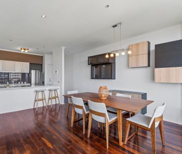 Sunlit Corner Apartment in Southbank's Arts Precinct - Photo 4