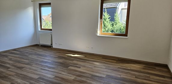 1 Zimmer Wohnung, saniert mit Balkon und Autoabstellplatz - Photo 2