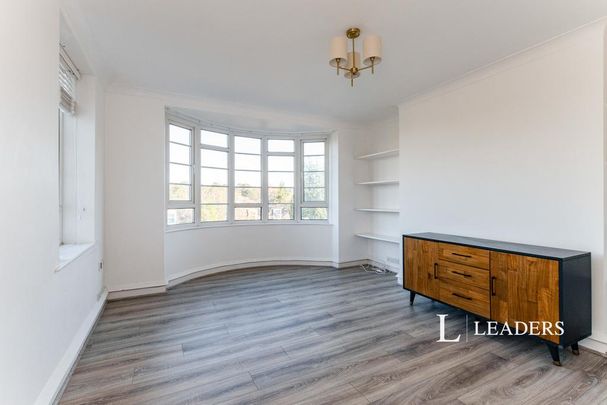 3 bedroom flat to rent - Photo 1