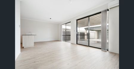 Bright & Spacious Haven - Photo 3