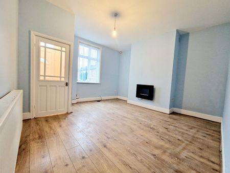 2 bedroom end of terrace house to rent - Photo 3