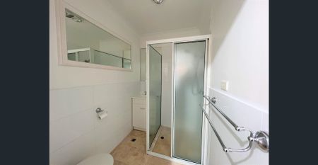 Stylish & Comfortable 2 Bedroom Home - Photo 4