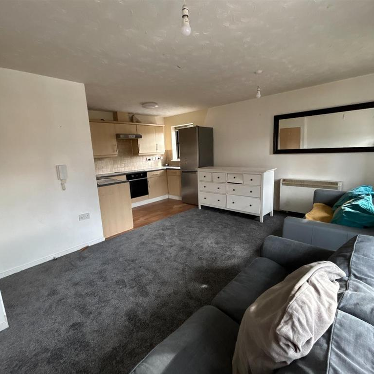 2 bedroom flat to rent - Photo 1