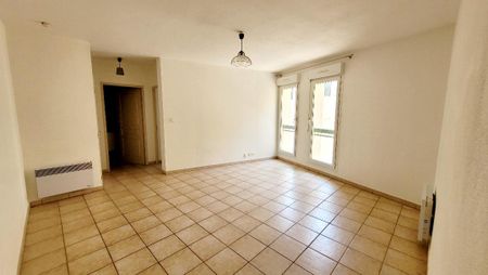 Location Appartement 2 pièces 51m² ORANGE 84100 - Photo 2