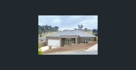 Spacious 4 Bedroom Family Home - Photo 4