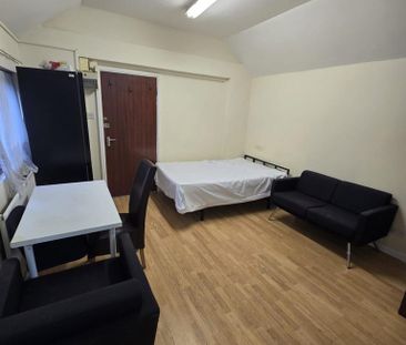 2 bedroom property to rent - Photo 3