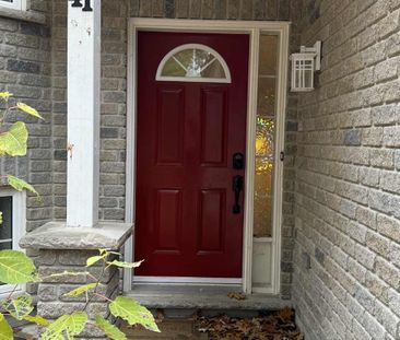 For Lease - 41 Melrose Avenue, Wasaga Beach, Ontario - Photo 2