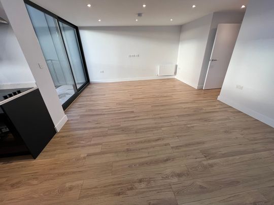 5 Townsend Road, Southall, UB1 1HA - Photo 1