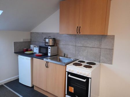 Studio to rent - Photo 5