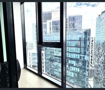 Unfurnished. Bright and Modern Two Bedroom Apartment - Photo 6