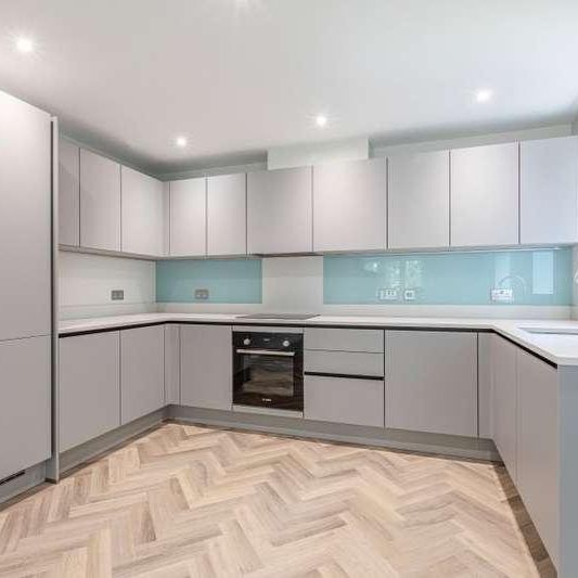 West Byfleet, Surrey, KT14 - Photo 1