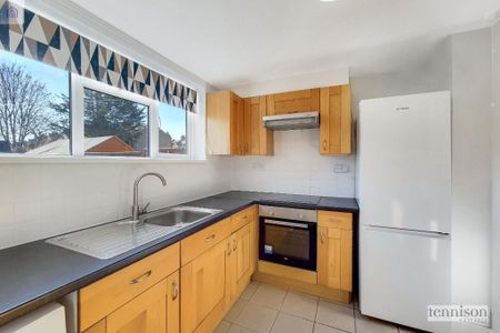 3 bedroom terraced house to rent - Photo 4