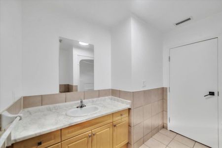 For Lease - 150 Colborne Street Unit# 302, Brantford, Ontario - Photo 4