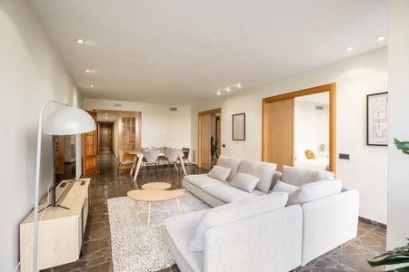 Carrer de Colón, Valencia, Valencian Community 46004 - Photo 5