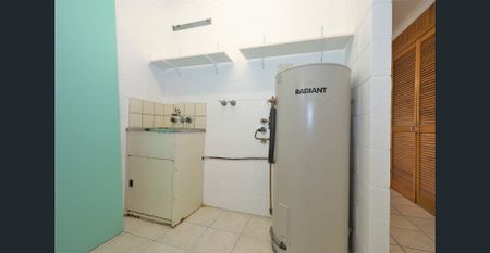 Top Location - Big Yard - Fully Fenced - Photo 3