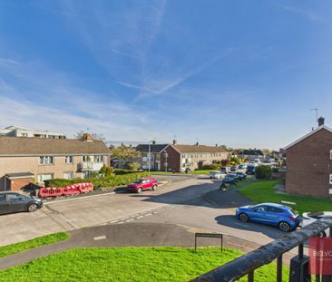 Flat to rent on - Photo 2