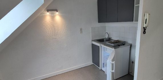 Location Appartement 1 pièce 20m² VALENCIENNES 59300 - Photo 2