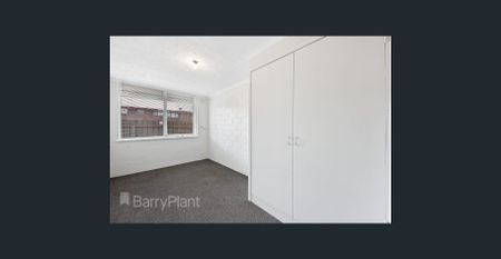 Convenient & Comfortable 2-Bedroom Ground Floor Apartment in prime Location - Photo 5