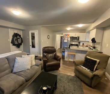 372 Yonge Street - Unit 3 - 1 bed, 1 bath - Photo 1