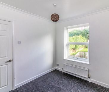 2 bedroom semi-detached house to rent - Photo 2