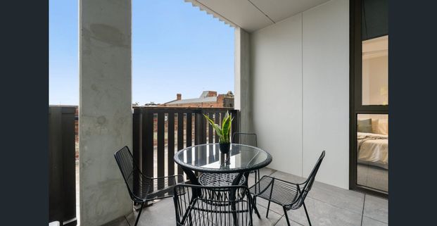 Modern City Living in the Heart of Melbourne - Photo 1