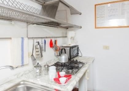 Center-Popolo: Modern, renovated 1 Bedroom, bath, kitchen. Parquet floors, bright, silent, located in beautiful villa near center, park, transport. Ref 847