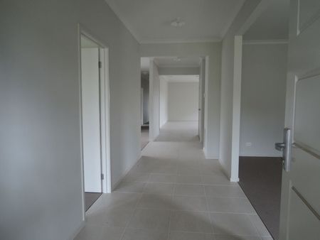 10 Rebecca Way, Gisborne - Photo 4