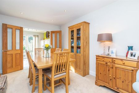 3 bedroom semi-detached house to rent - Photo 2