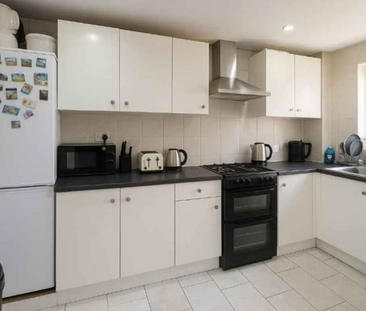 1 bedroom in a house share to rent - Photo 6