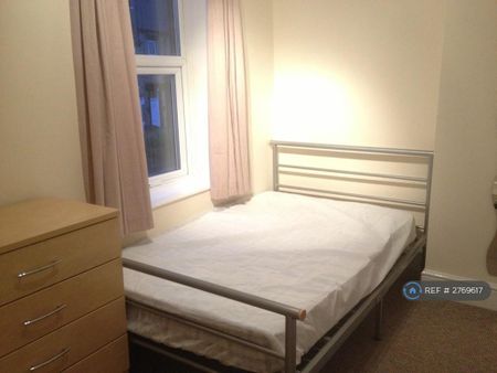 4 bedroom terraced house to rent - Photo 2