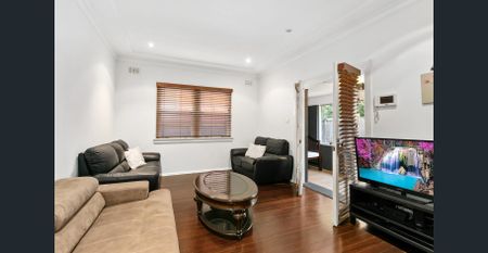 Family Home in Beecroft Primary and Cheltenham Girl's Catchment - Photo 3