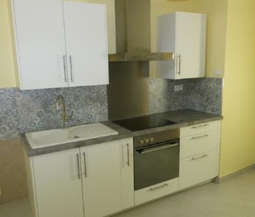 Location Appartement P2 La loupe - Photo 4