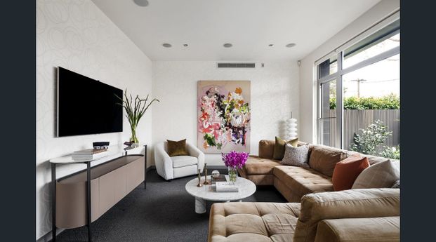 Luxury Low-Maintenance Living in Prime Brighton Location - Photo 1