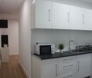 Room with double bed in Puerta del Sol - Photo 6