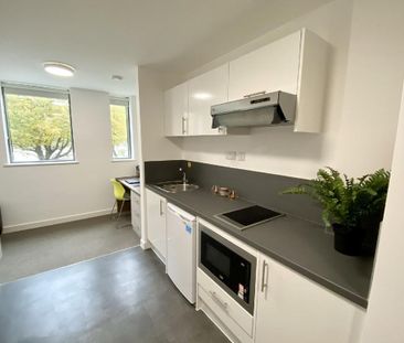 1 bedroom in a house share to rent - Photo 4