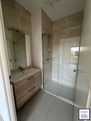 Location Appartement 4 pièces 83m² - Photo 4